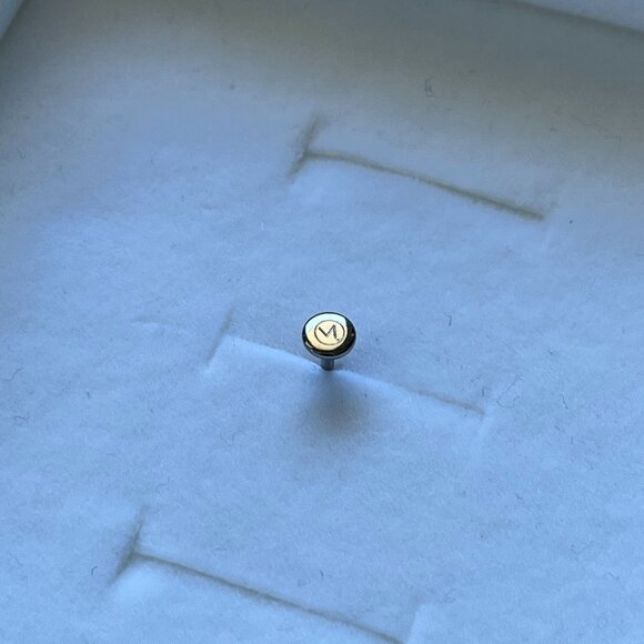 Mejuri - Diamond Mini Flat Back Stud 14K White Gold Natural Diamond - Picture 2 of 5